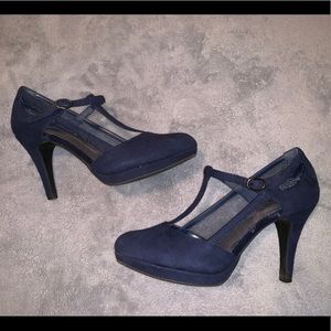 ‘Worthington’ navy blue closed-toed heels👠